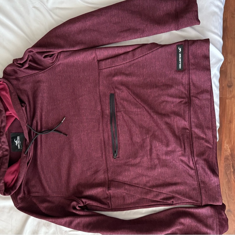 Hollister Maroon Hoodie with Drawstring with 2 front pockets